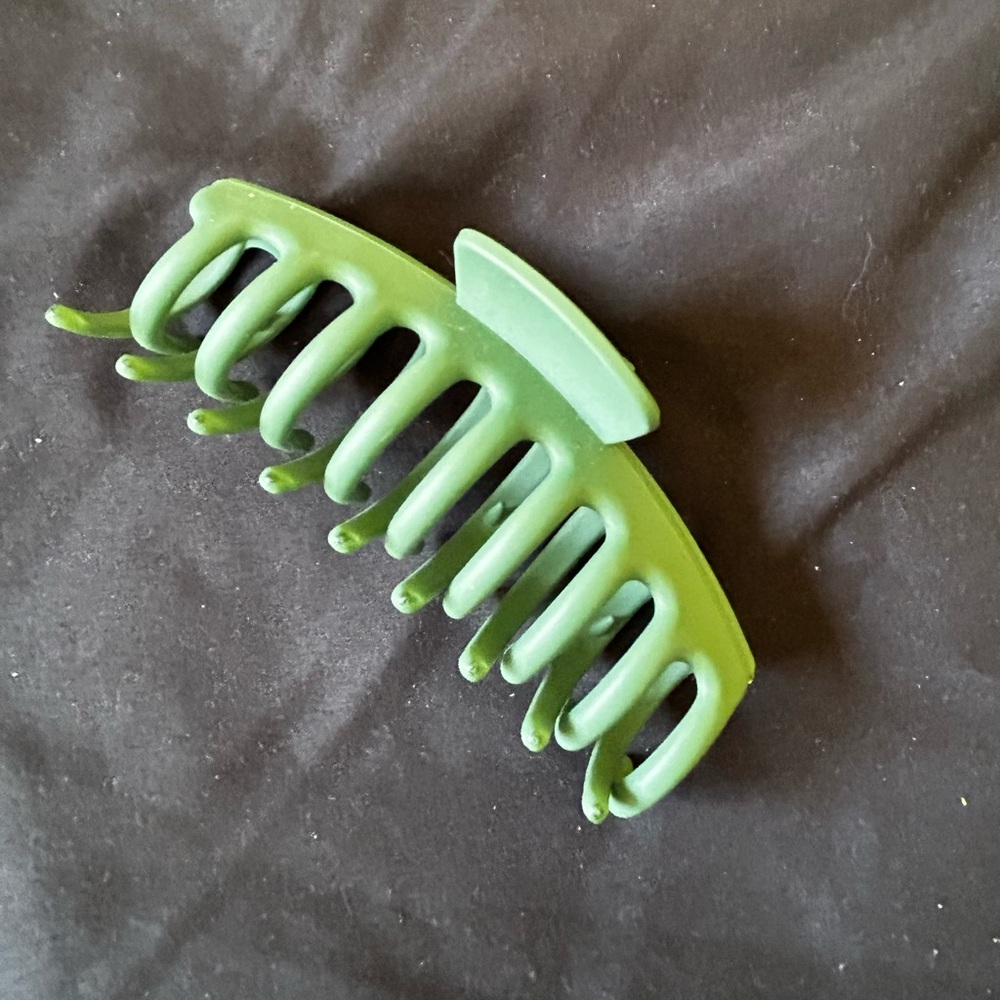 Green Plastic Hair Claw Clip